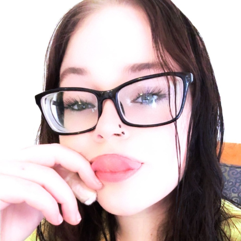 Meet your Posher, Kenz